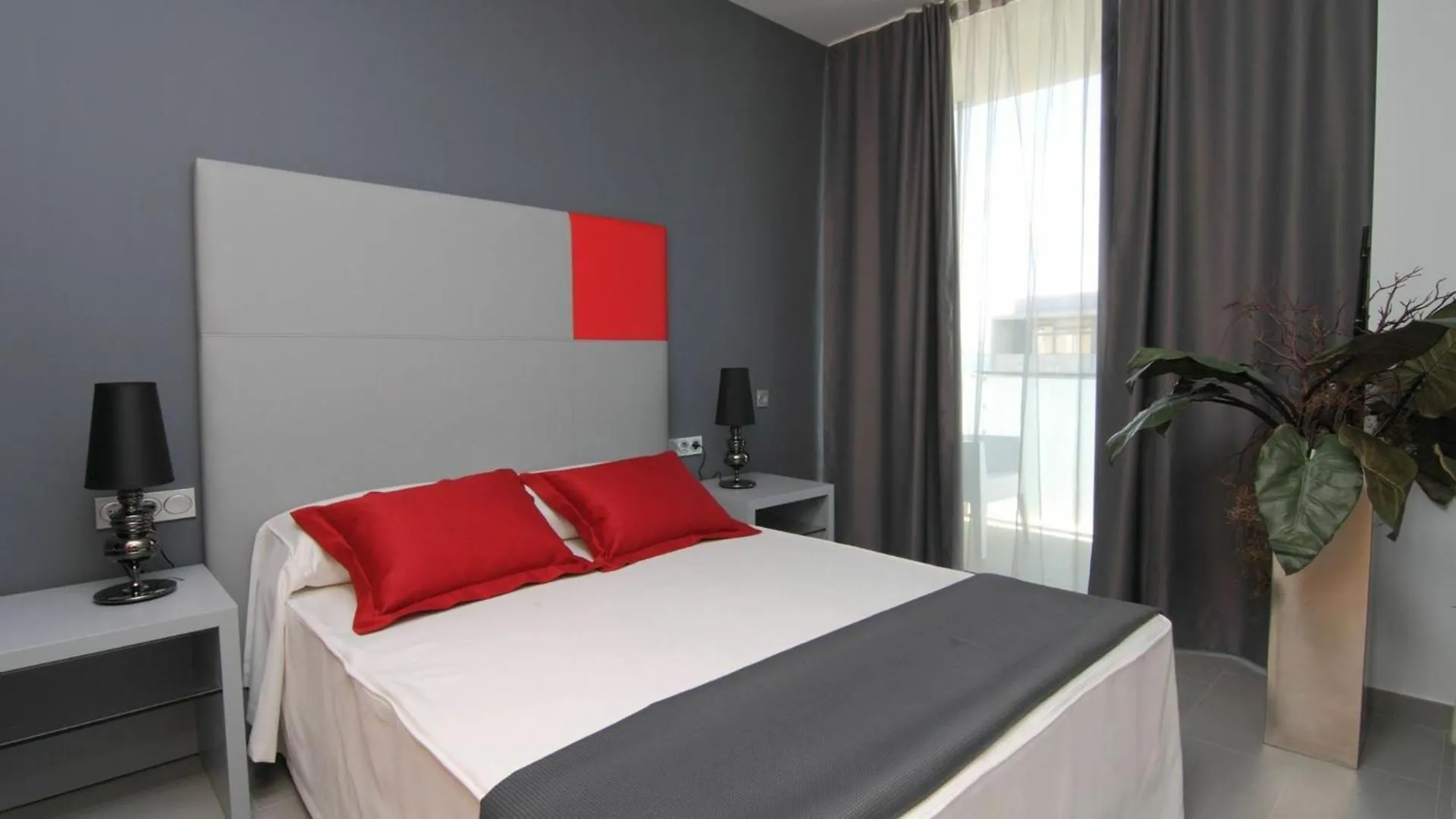Apartment Apolo Suites Rentalmar Salou Spain