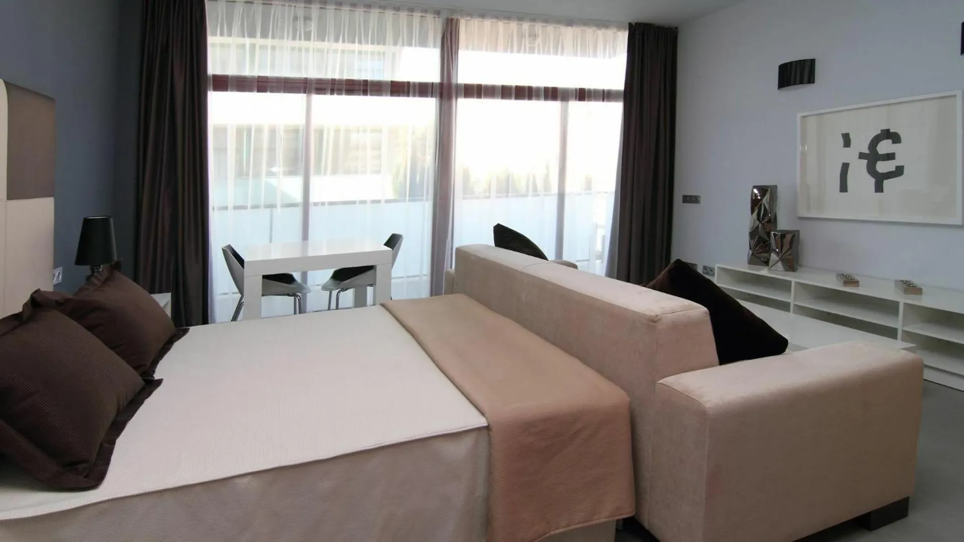 Apartment Apolo Suites Rentalmar Salou Spain