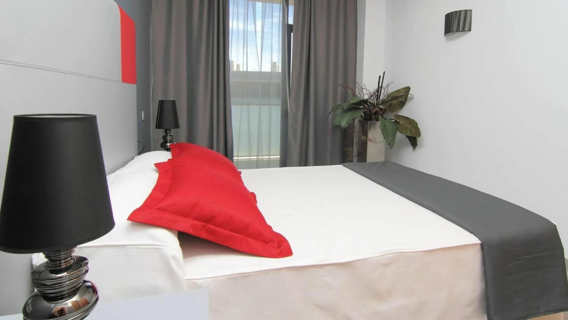 Apolo Suites Rentalmar Salou 0*,