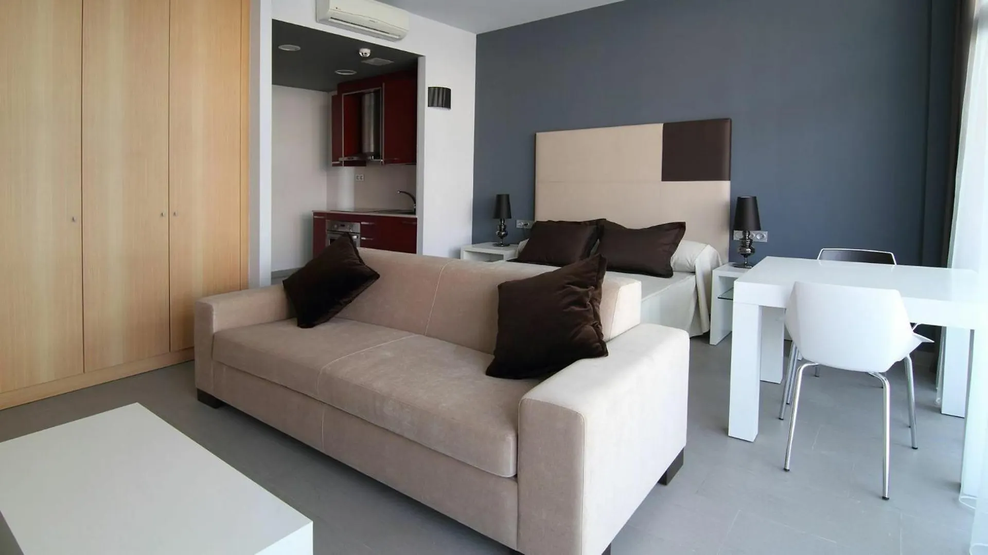 Apolo Suites Rentalmar Salou